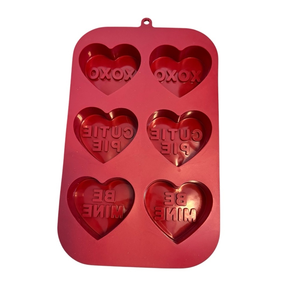 Heart-Shaped Silicone Mold - Red